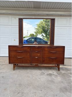 ‼️MID CENTURY MODERN LANE Altavista 9 DRAWER DRESSER WITH MIRROR‼️FOR SALE 700$ OR BEST OFFER‼️DELIVERY AVAILABLE🚚
