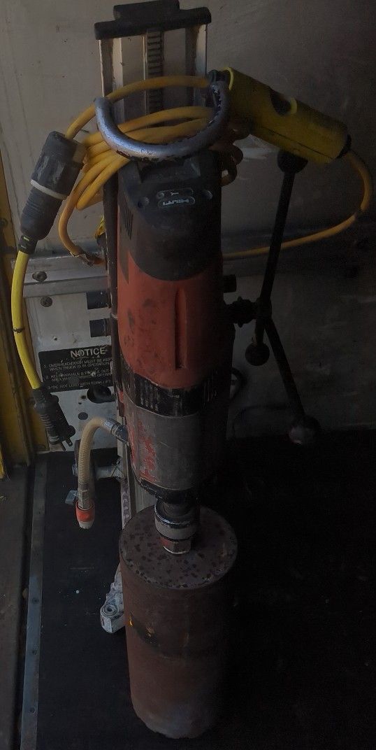 HILTI DD-30-W Core Drill W/ DD-HD30 Stand