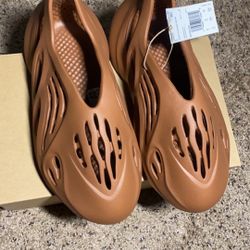 Yezzy Foam RnR