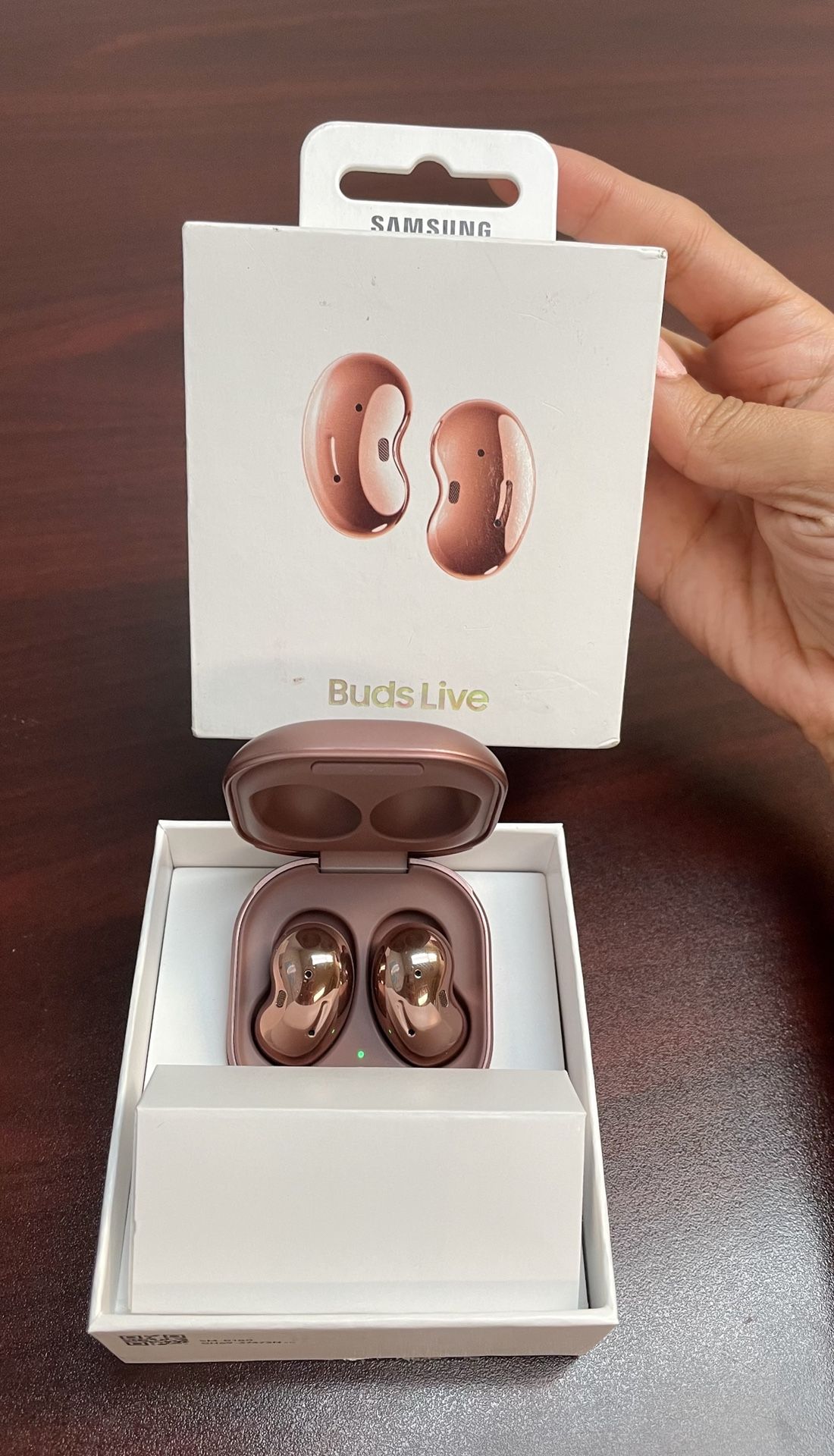 buds live Earbuds Samsung