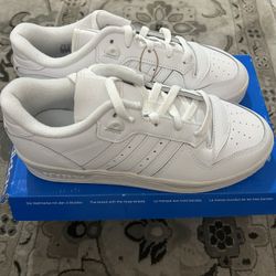 Men’s Adidas Size 8.5