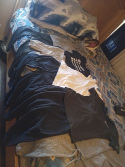 Mix of 5 Outfits Champion, Old navy ,Cat & jack&Children's place