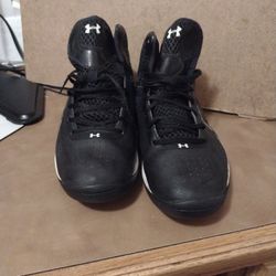Under Armour Size 8.5