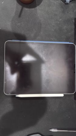 iPad Pro M2 11 inch w/ Apple Pencil