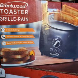 *New In Box* Black Brentwood Toaster