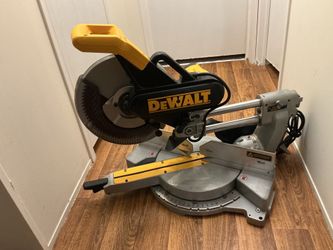 DeWalt DW708 12-inch. Excellent condition.