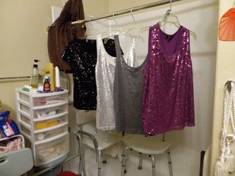 4 BEAUTIFUL FOR HOLLYDAY'S  WOMEN BLOUSES BARELY USED