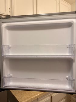 Medium sized refrigerator- works great