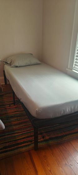 Twin XL bed with mattress