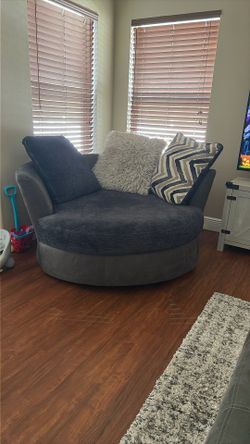 Round swivel accent chair (chair-and-a-half)