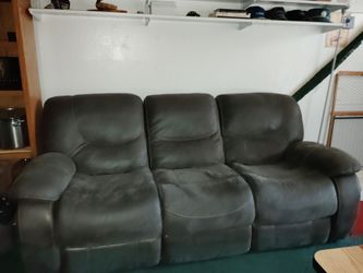 Beautiful couch with two recliners