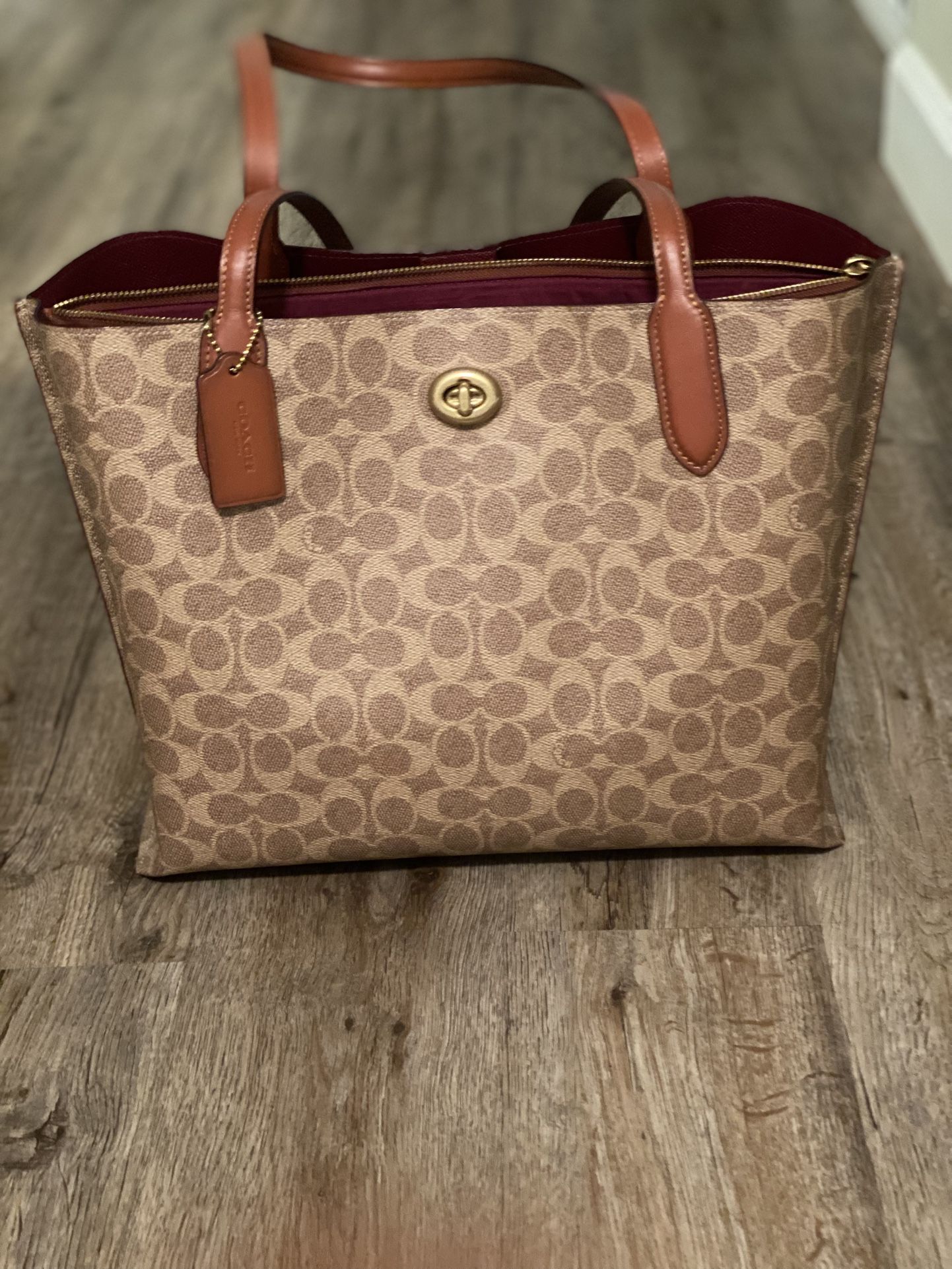 Coach Tote And Matching Wallet 