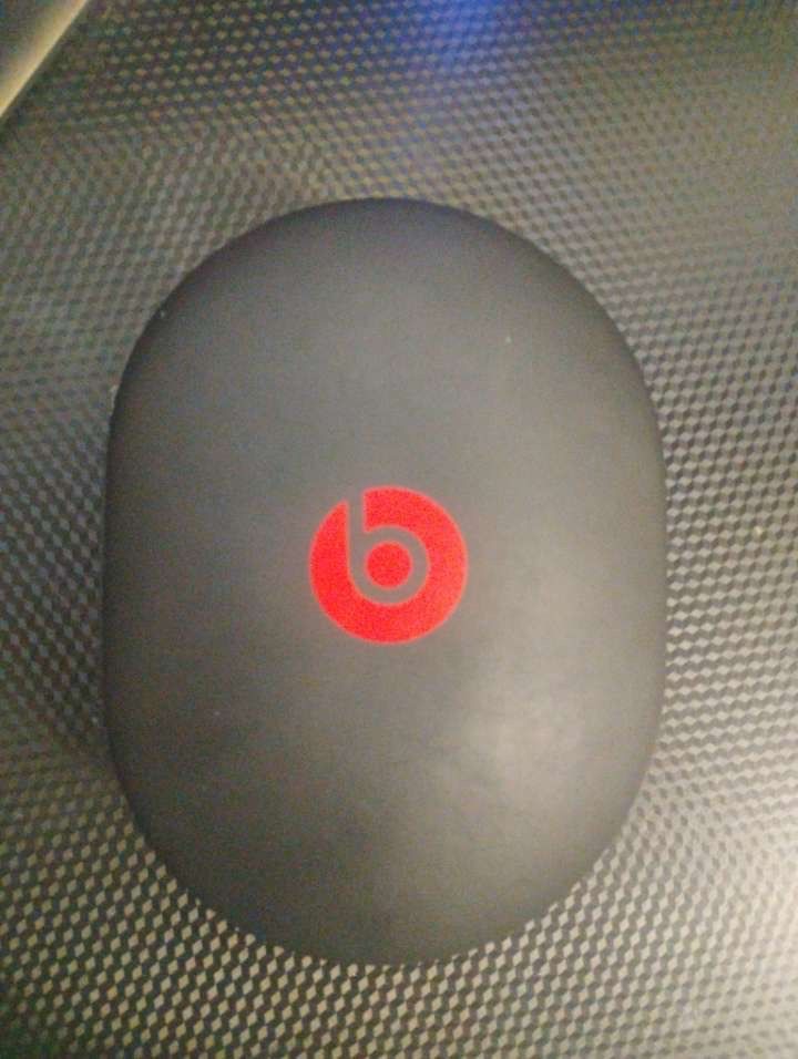 Beats Studio 3 (With Case)