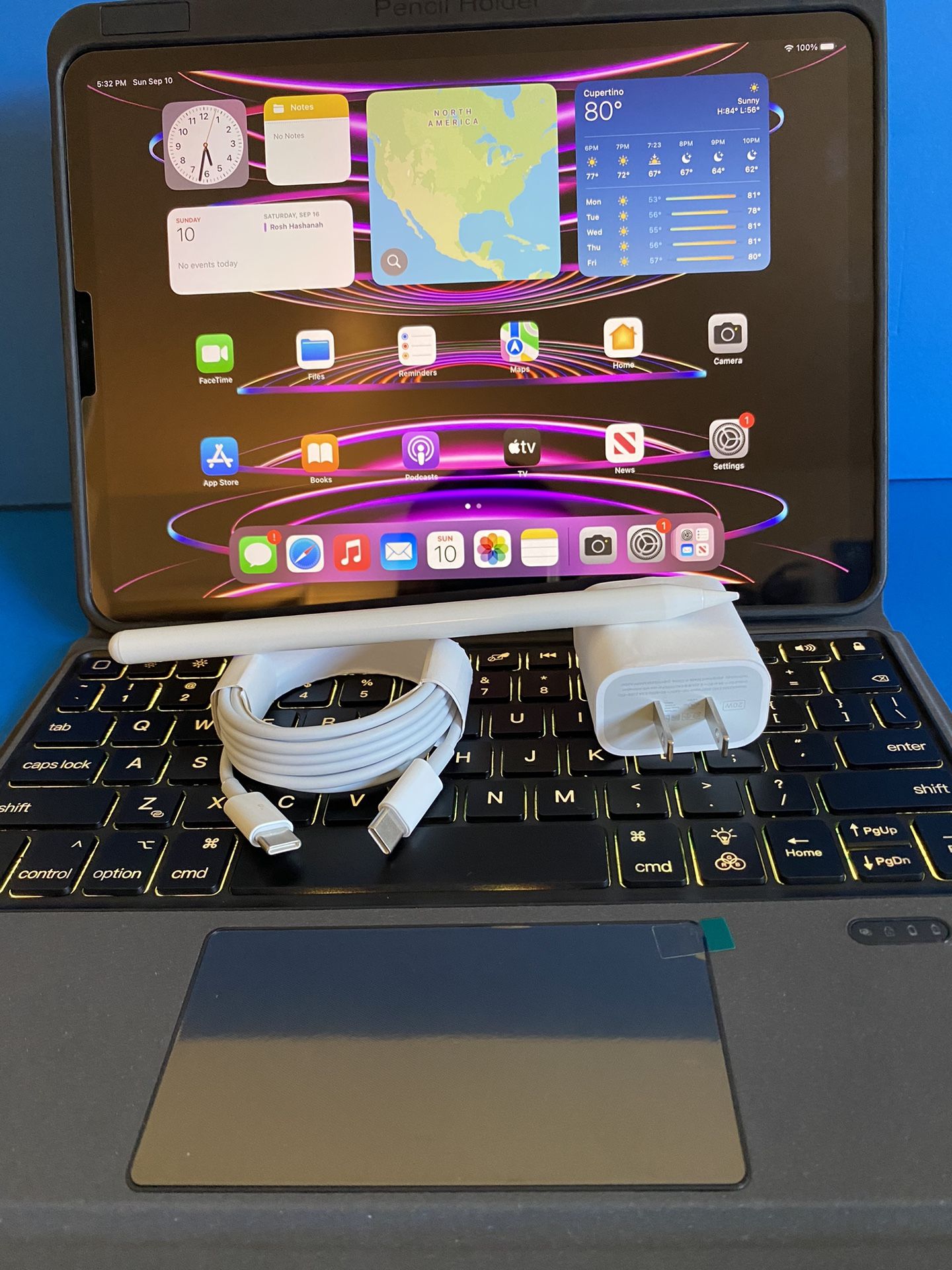 256gb Apple IPad Pro 11” 4th Generation (2022 Latest Model / M2 chip ) with Keyboard case, pen & Accessories (warranty 04/2024)