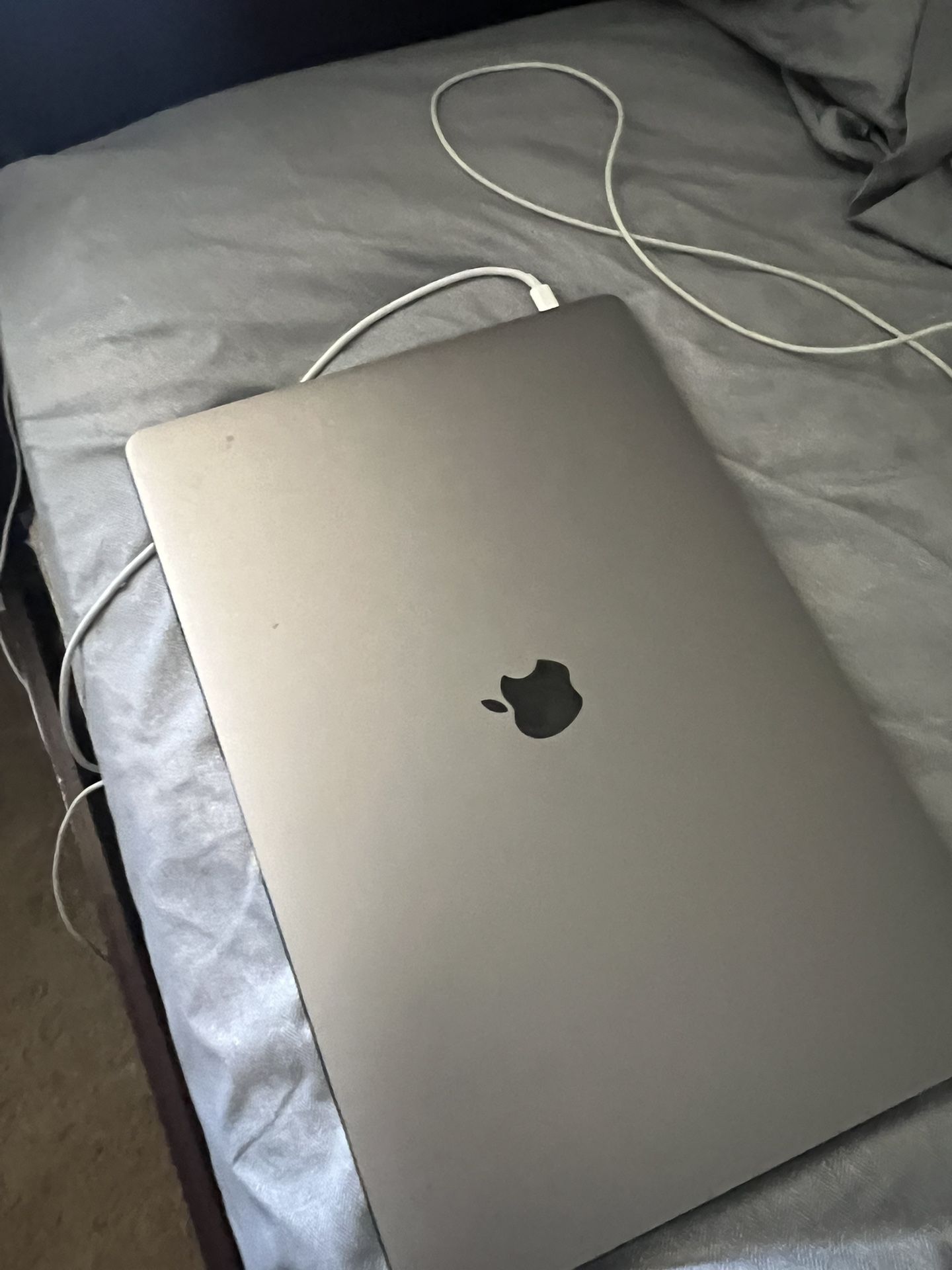 Apple MacBook Pro
