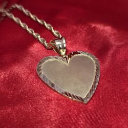 10k Gold Rope Chain & Picture Pendant 