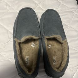 UGG Ascot Slippers Mens Size 10 Blue Suede Wool Lined 1101110-TNVY NWOT