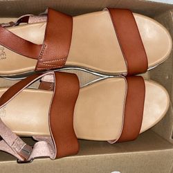 Time and tru womens sandal size (9) brown two band flatform cork wedge