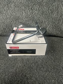 Delta Lyndall Towel Ring
