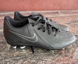 Brand new Nike Phantom Cleats