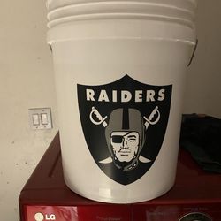 Raiders bucket