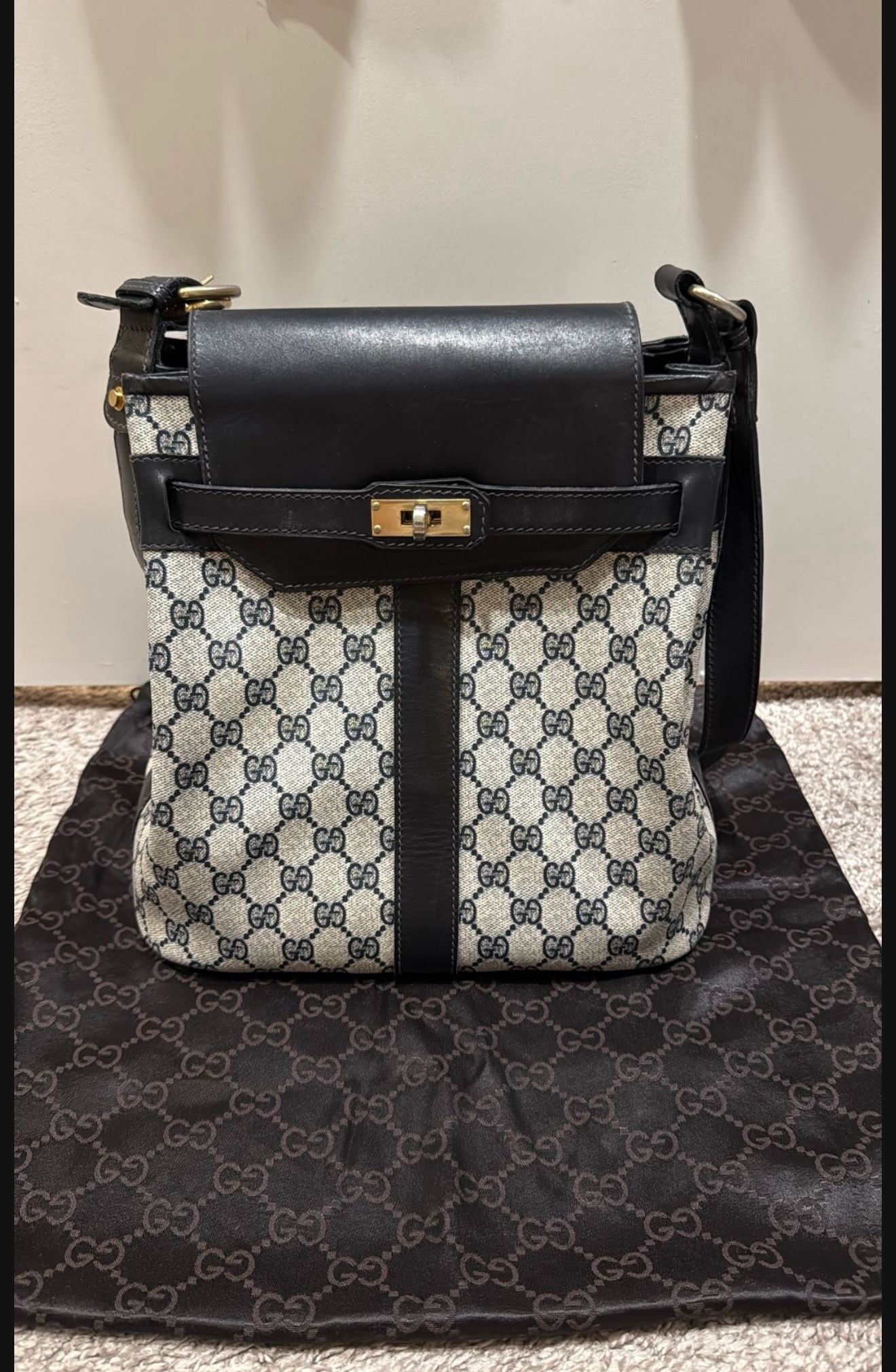 Gucci Shoulder Bag