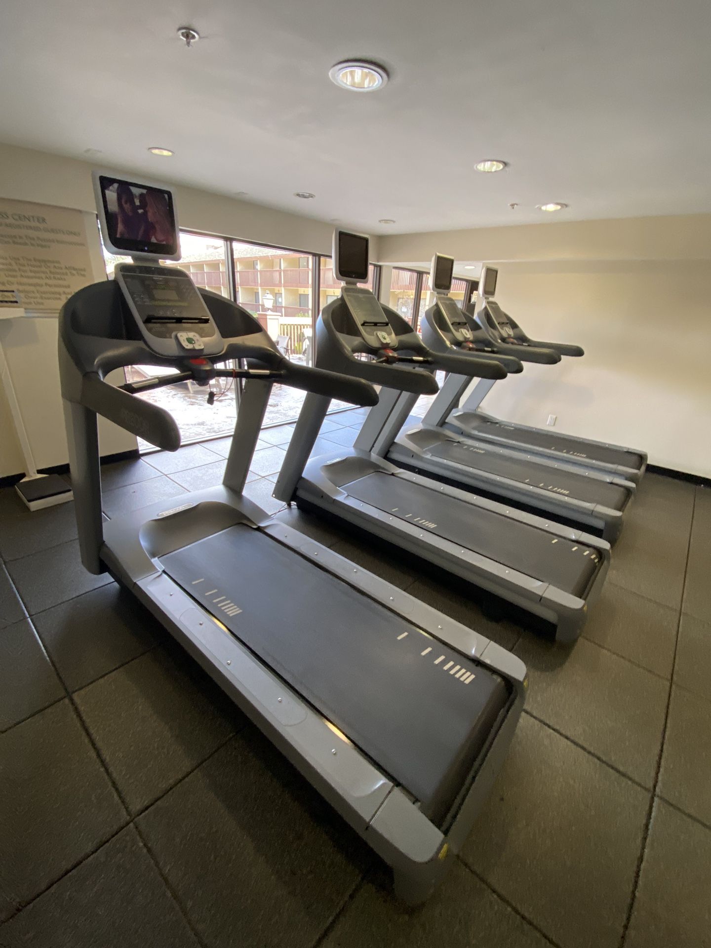 Precor Treadmill 956i