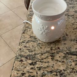 Scentsy Snowflake Warmer