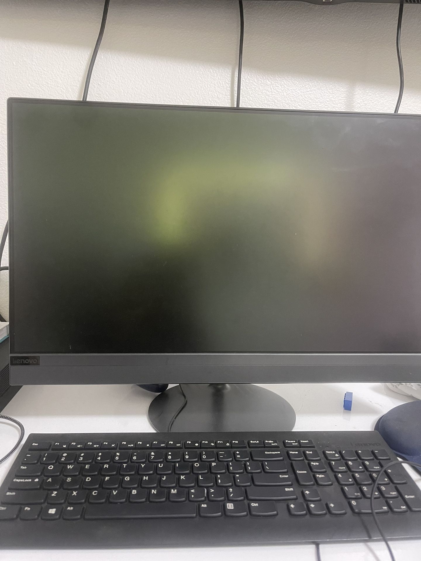 Lenovo Touchscreen  desktop + keyboard