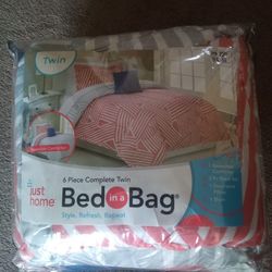 Twin Reversible Comforter 