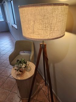 Modern Minimalistic Premium Solid Wood Lamp