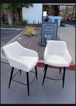 New Set of 2 In Box Velvet Fabric 26" Kitchen Counter Height Bar Stools White