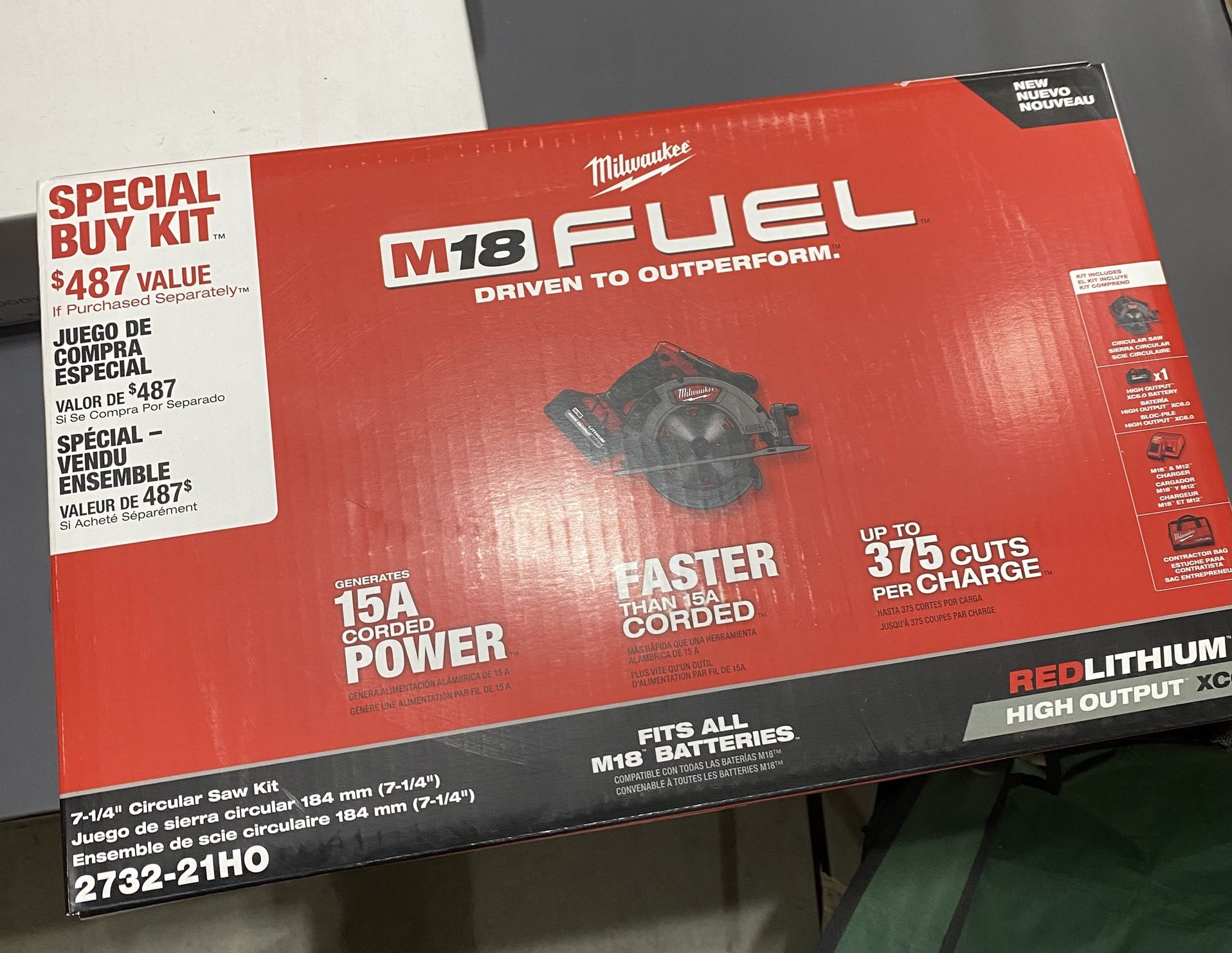 Milwaukee M18 FUEL Brushless 7-1/4 in. Circular Saw Kit with HO