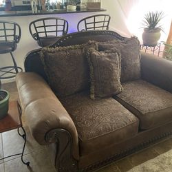 Brown Couch And Loveseat 