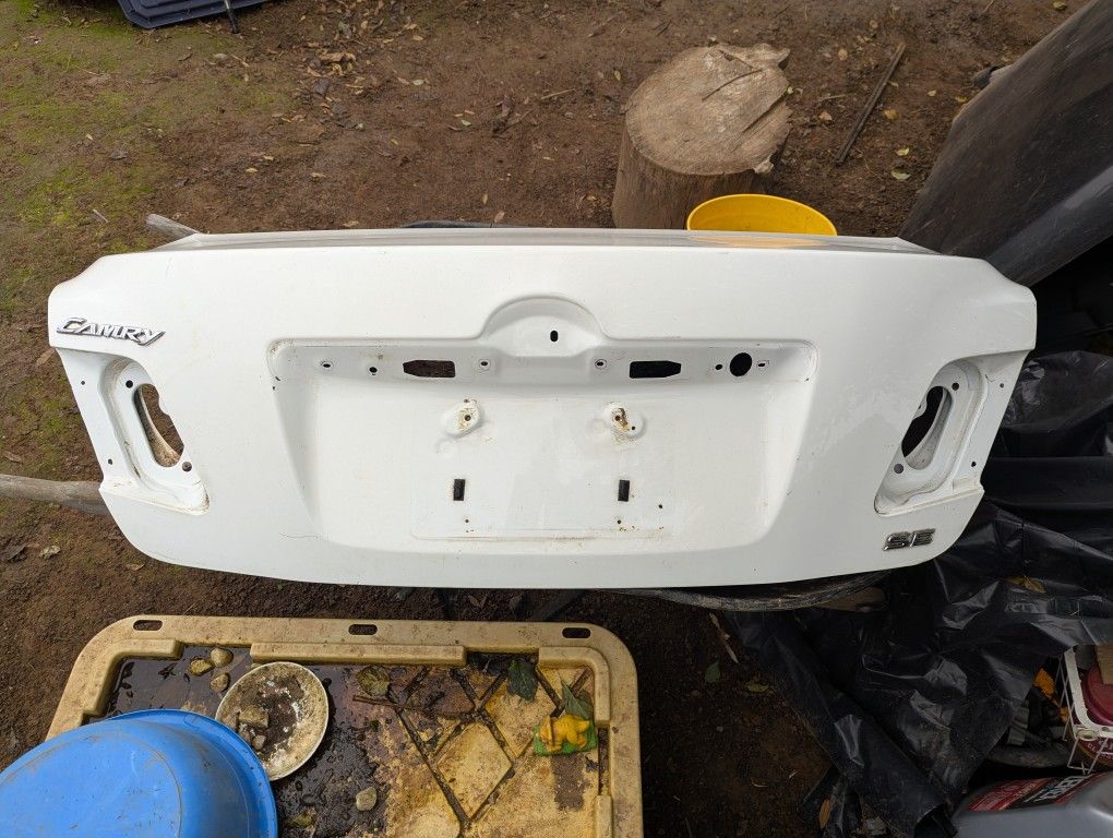 2011 Toyota Camry Rear Trunk White Color OEM Parts