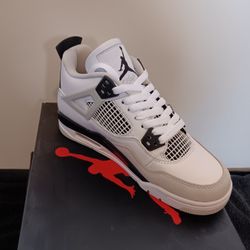 Jordan 4 miltary 
