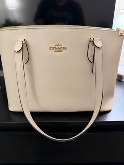 Coach leather shoulder bag