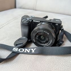 Sony Alpha A6100 Mirrorless Camera with 16-50mm Zoom Kit Lens (low shutter