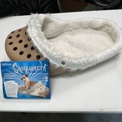 New, Firm, Sasquatch Shoe Small Pet Bed – Tan