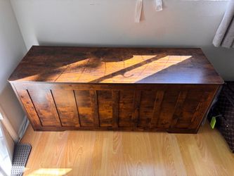 bedroom trunk/chest