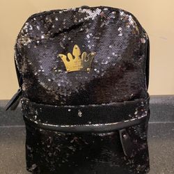 Beautiful! Casual Back pack shine SIMILAR J.Estina