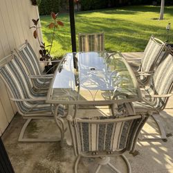 Patio Table and Chairs-Pending