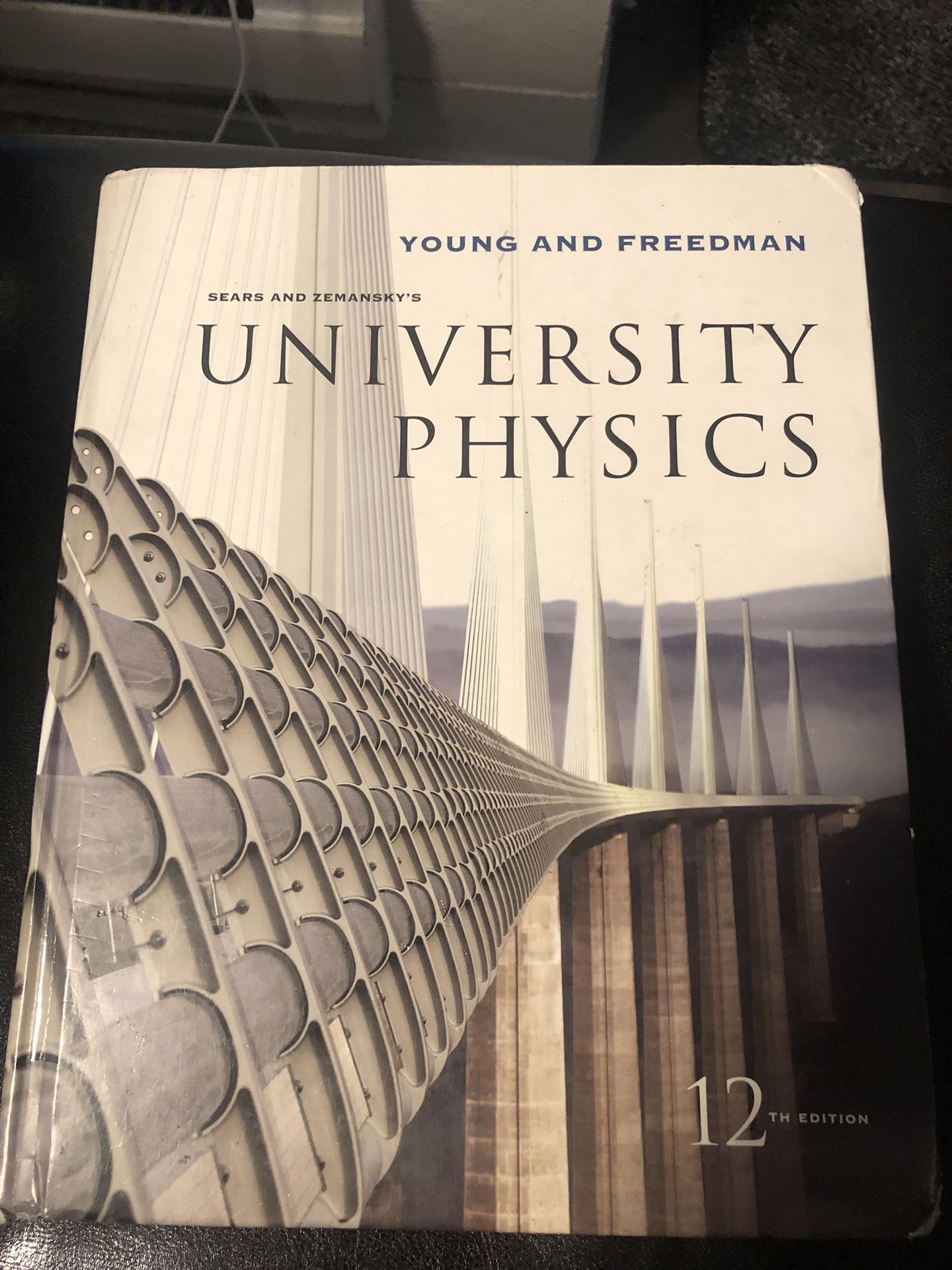Pearson& Addison Wesley Sears and Zemansky's University Physics 12th Edition