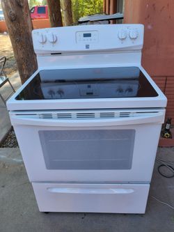Electric Stove In Good Condition And Warranty Works Great 19th Ave And Baseline