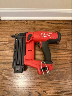 Milwaukee M18 FUEL 18-Volt Lithium-Ion Brushless Cordless Gen II 18-Gauge Brad Nailer (Tool-Only)