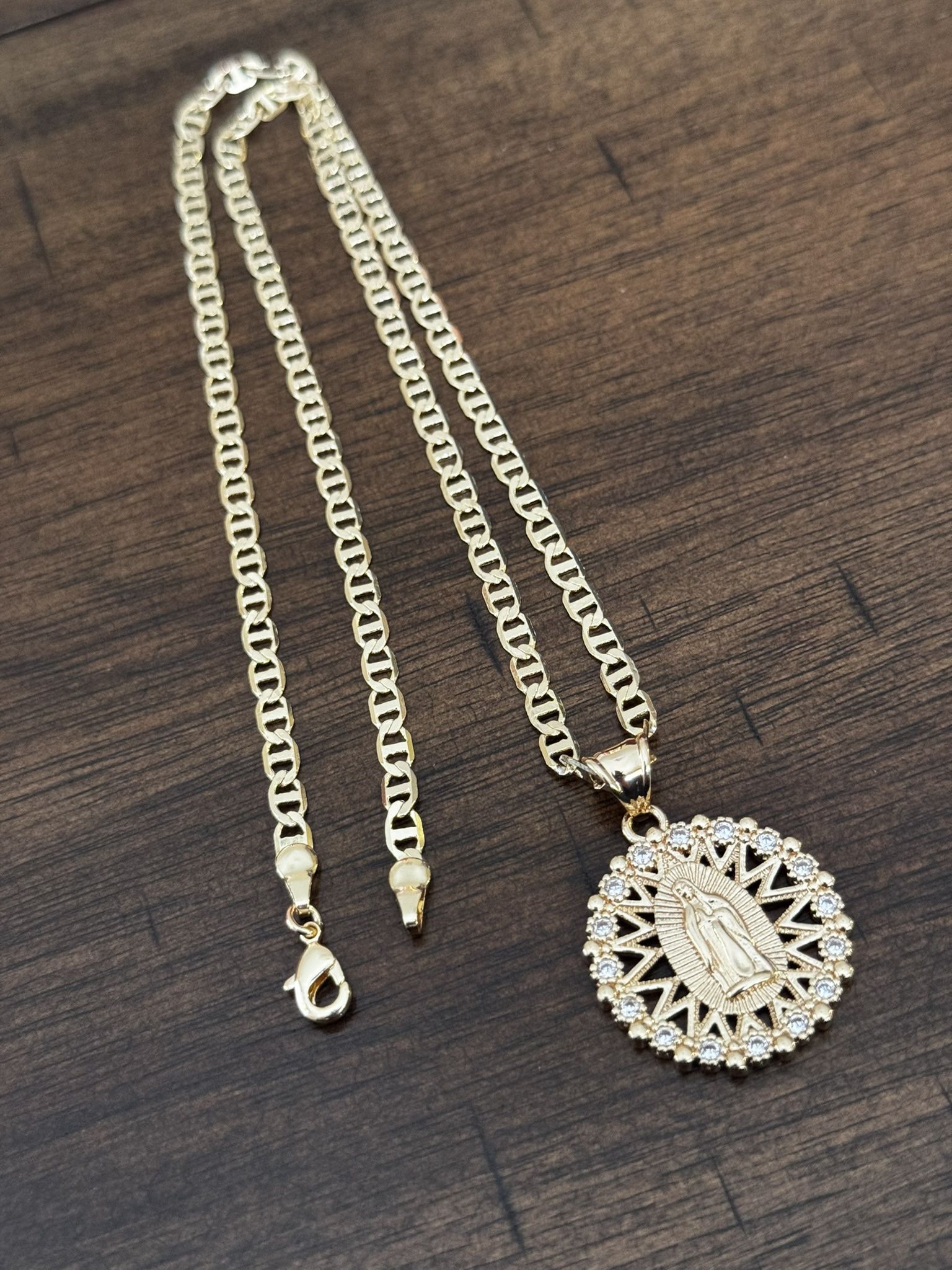 Round Virgin Mary With Stones 20 Inch Mariner Necklace