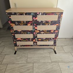 8 Drawer Dresser With Solid Wood Legs
