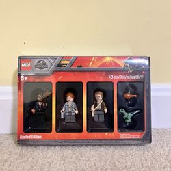 Lego Jurassic World Limited Edition Minifigures Bricktober Sealed Set