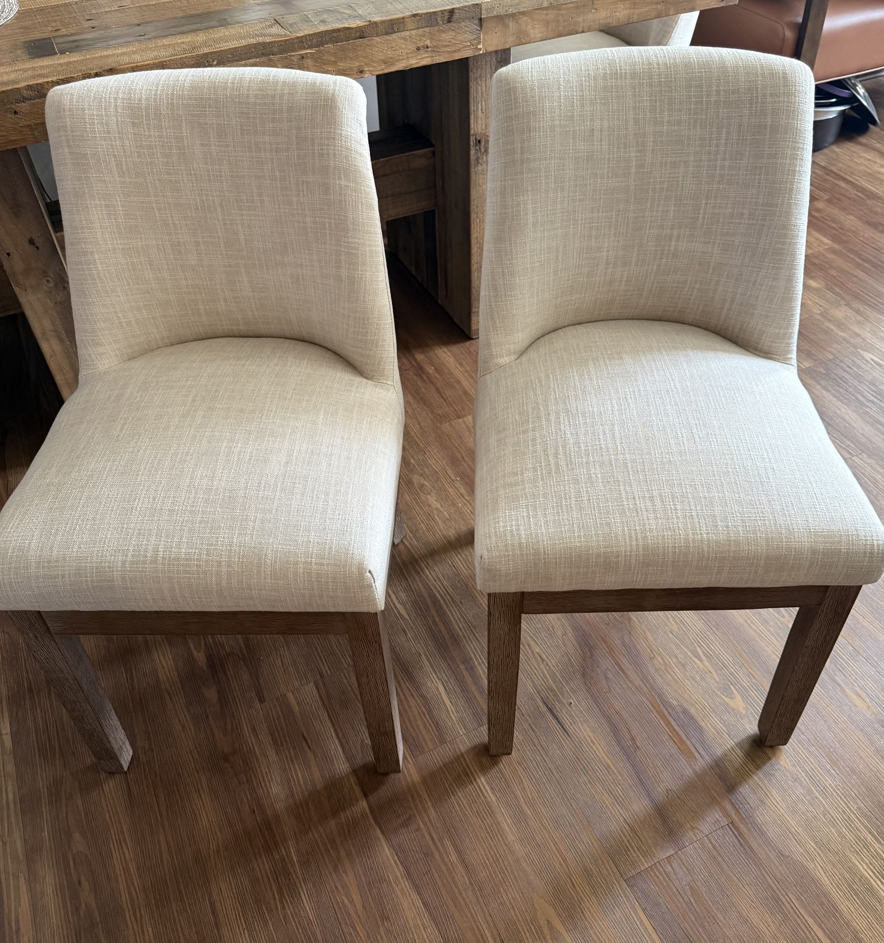 Selling Dinning Table Chairs 4