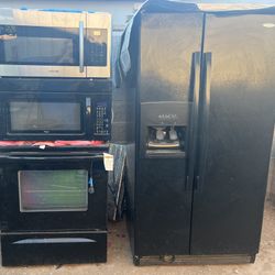 Refrigerator, Estufa, Microwave 